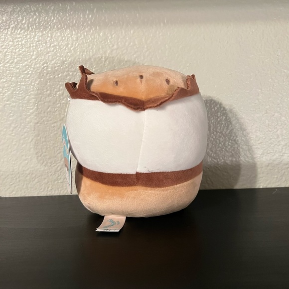 Squishmallows - Carmelita 8” - Picture 3 of 5